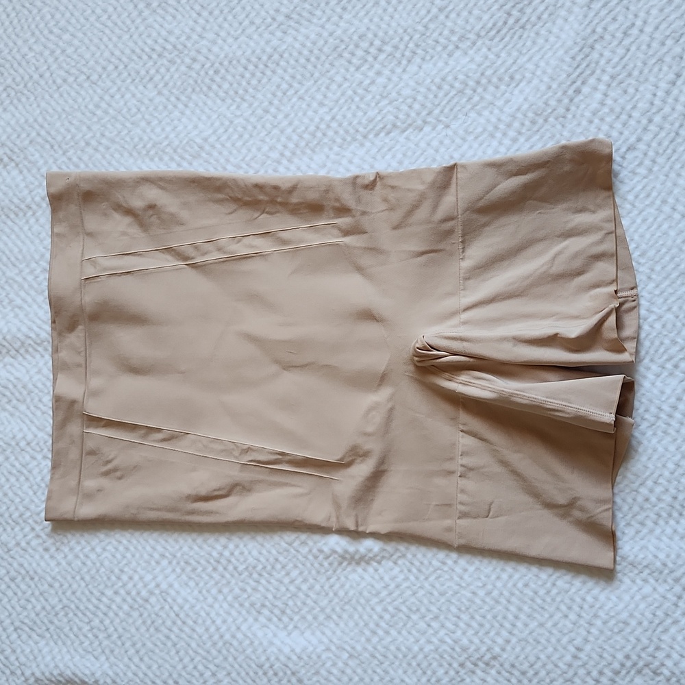 SPANX Shapewear for Women Oncore High-Waisted Mid-Thigh Short Size XL